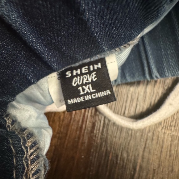 Shein Elastic Plus Size Distressed Jeans Size 1X - Picture 8 of 8